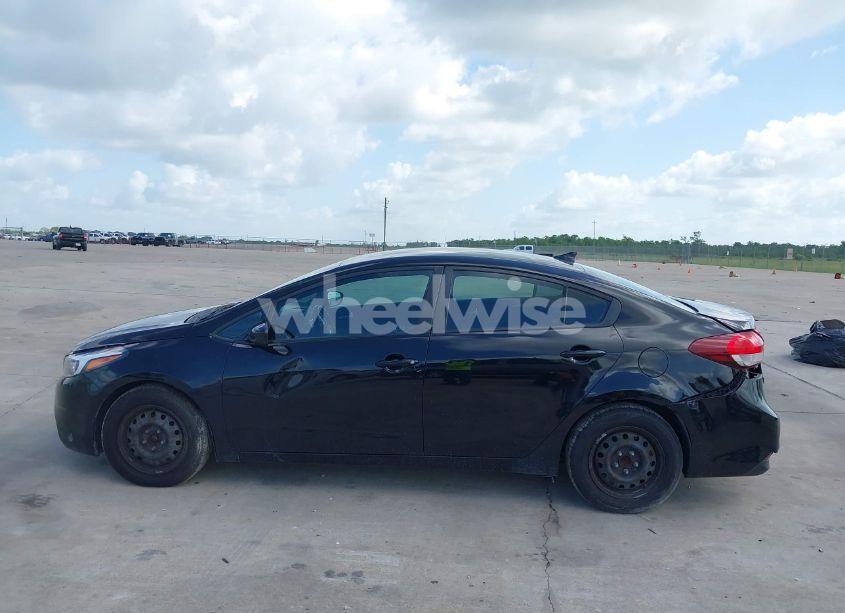 Photo 14 of 2018 Kia Forte LX (VIN 3KPFK4A74JE270462)