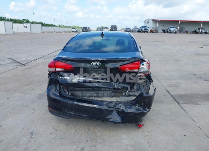 Photo 16 of 2018 Kia Forte LX (VIN 3KPFK4A74JE270462)