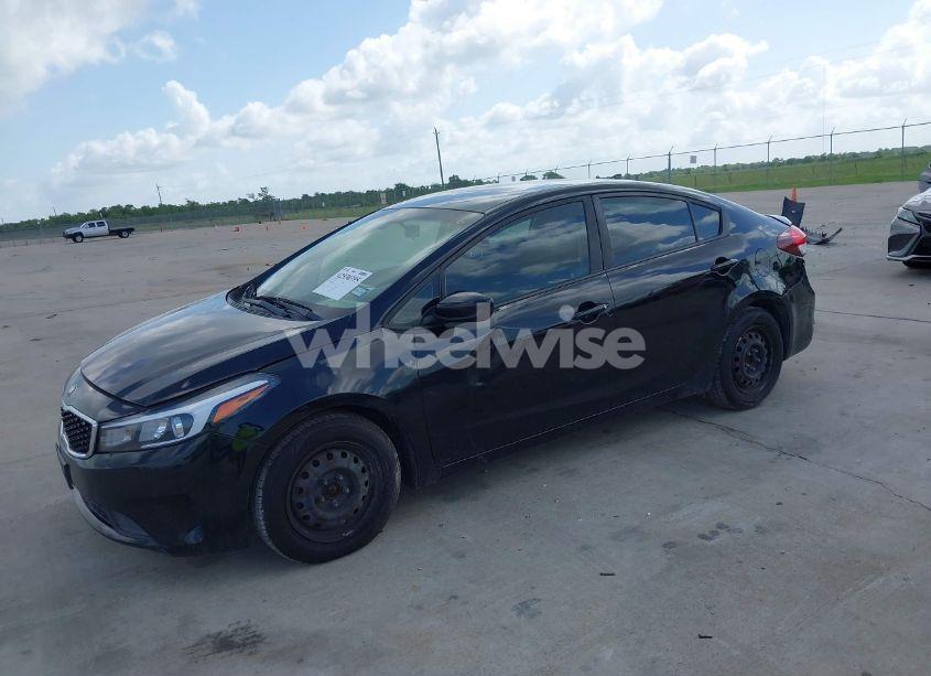 Photo 2 of 2018 Kia Forte LX (VIN 3KPFK4A74JE270462)