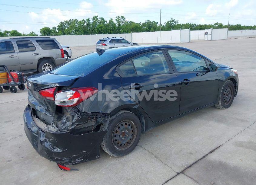 Photo 4 of 2018 Kia Forte LX (VIN 3KPFK4A74JE270462)