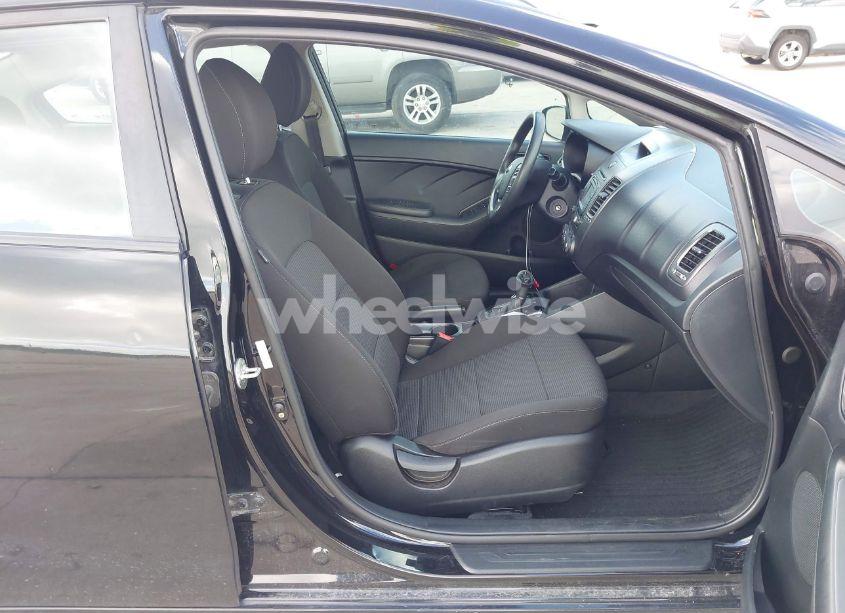 Photo 5 of 2018 Kia Forte LX (VIN 3KPFK4A74JE270462)