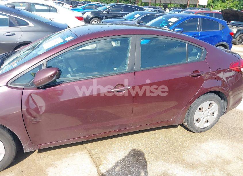 Photo 14 of 2017 Kia Forte LX (VIN 3KPFK4A75HE016494)