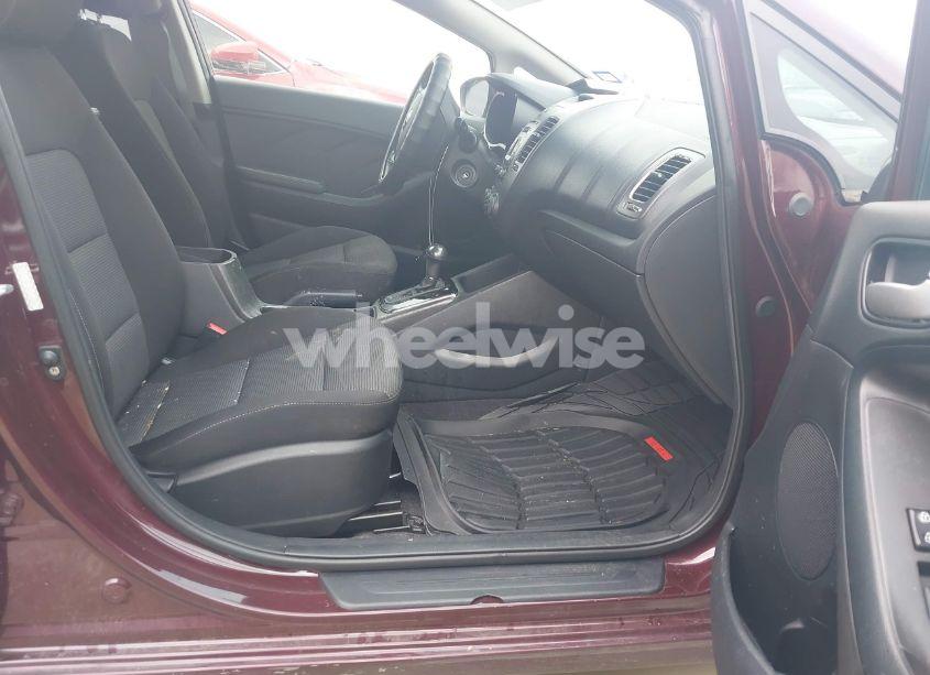 Photo 5 of 2017 Kia Forte LX (VIN 3KPFK4A75HE016494)