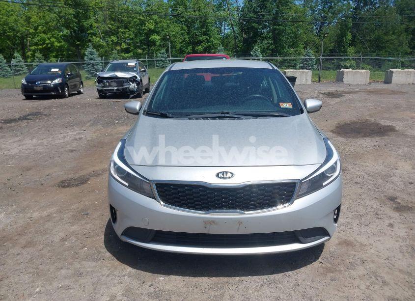 Photo 12 of 2017 Kia Forte LX (VIN 3KPFK4A75HE016902)