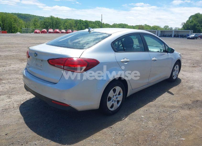 Photo 4 of 2017 Kia Forte LX (VIN 3KPFK4A75HE016902)