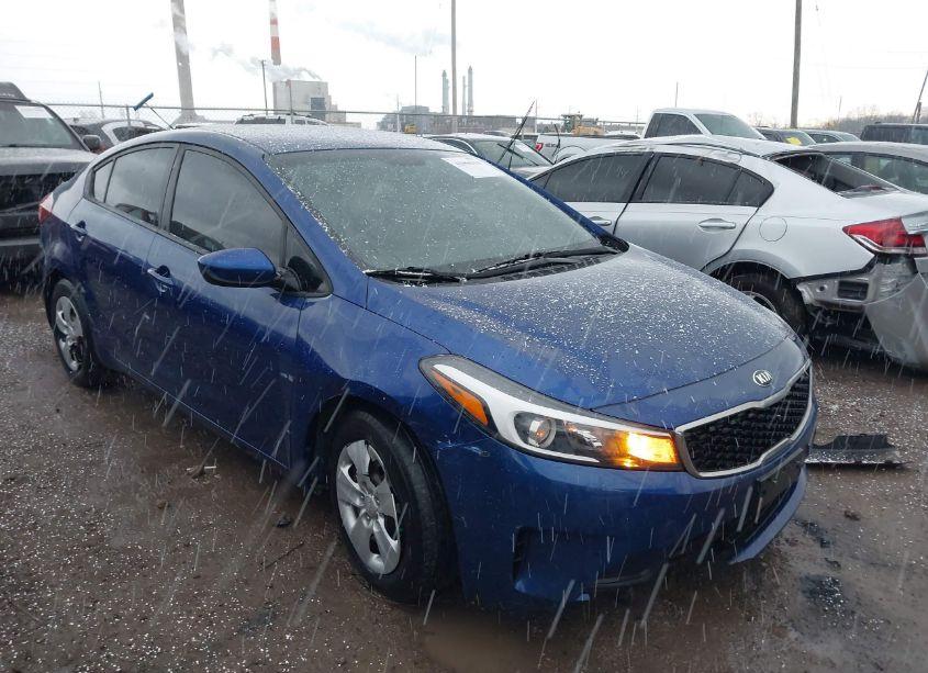 2017 Kia Forte LX (VIN 3KPFK4A75HE036728) main photo