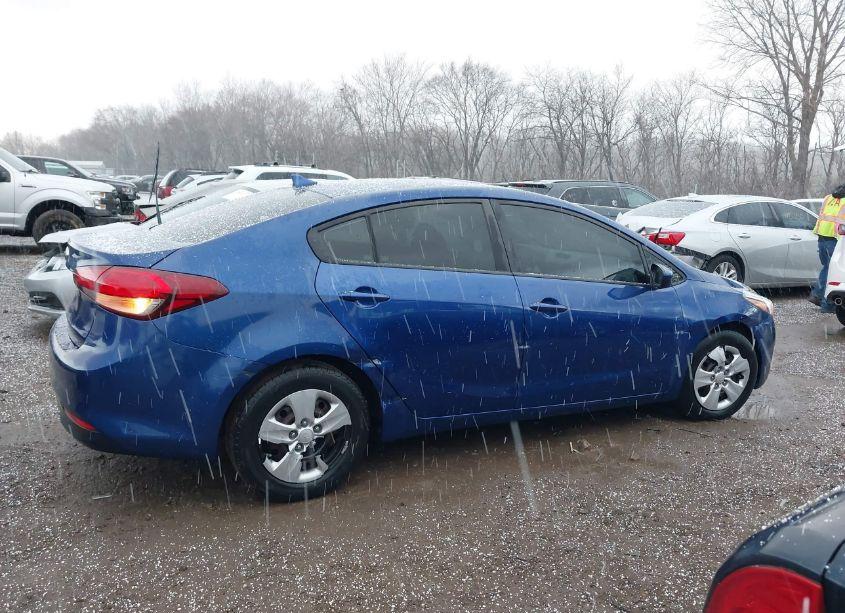 Photo 13 of 2017 Kia Forte LX (VIN 3KPFK4A75HE036728)