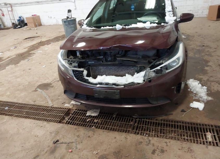 Photo 6 of 2017 Kia Forte LX (VIN 3KPFK4A75HE037054)