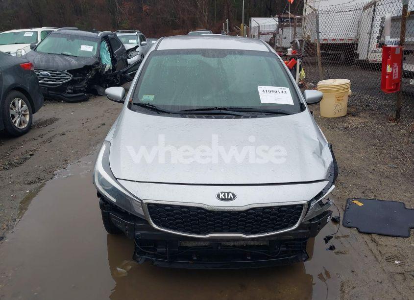Photo 13 of 2017 Kia Forte LX (VIN 3KPFK4A75HE044327)