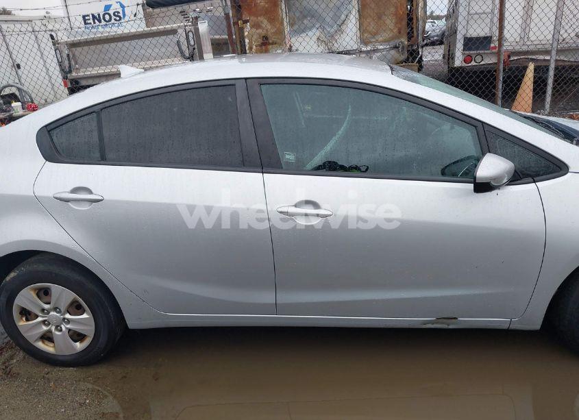 Photo 14 of 2017 Kia Forte LX (VIN 3KPFK4A75HE044327)