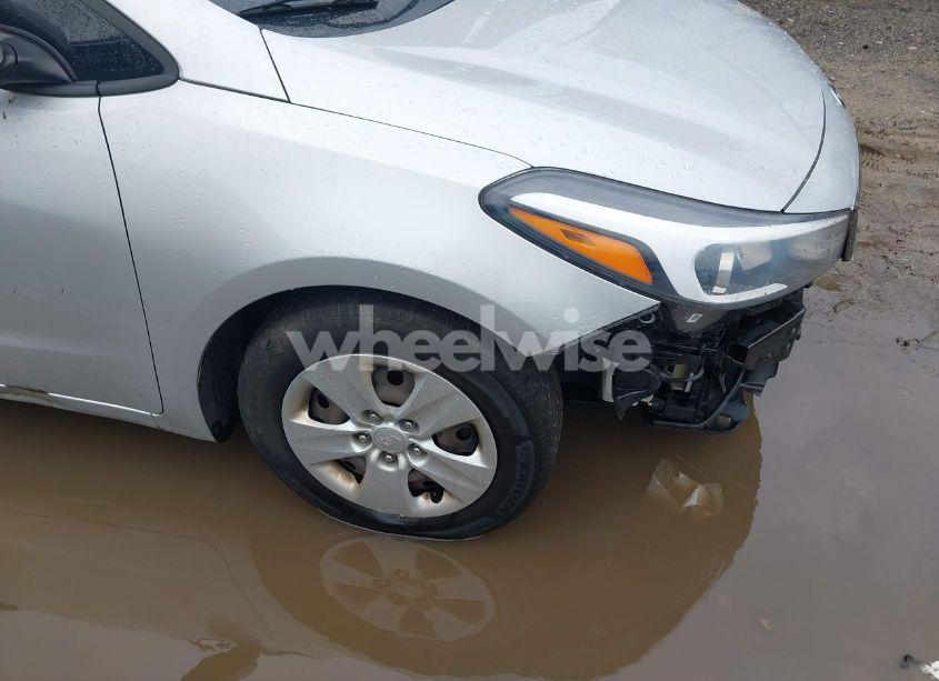 Photo 19 of 2017 Kia Forte LX (VIN 3KPFK4A75HE044327)