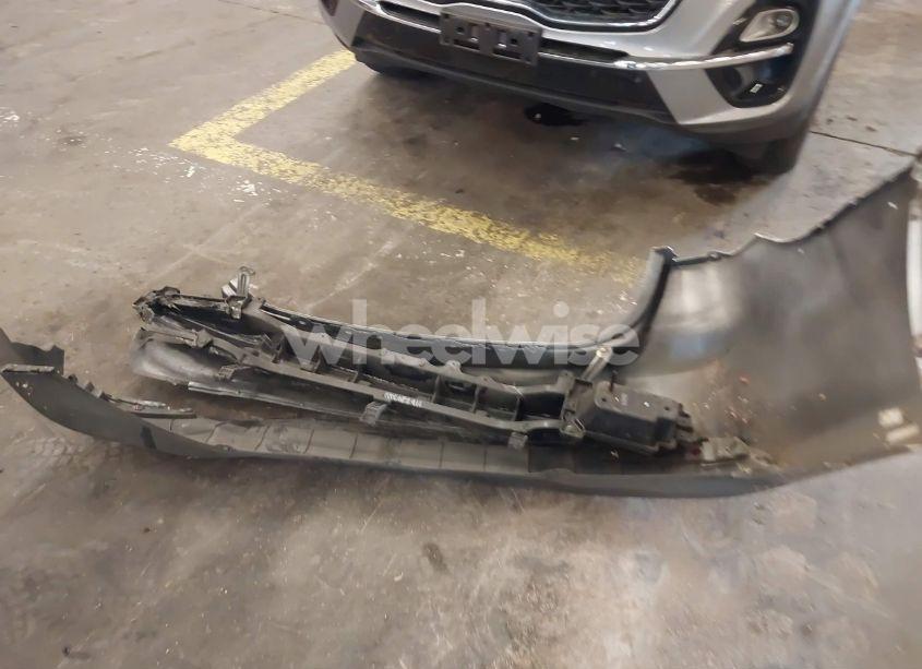 Photo 12 of 2017 Kia Forte LX (VIN 3KPFK4A75HE048345)