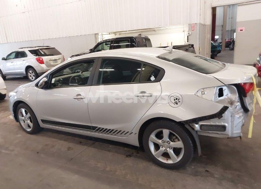 Photo 15 of 2017 Kia Forte LX (VIN 3KPFK4A75HE048345)