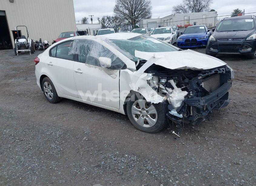 2017 Kia Forte LX (VIN 3KPFK4A75HE048376) main photo