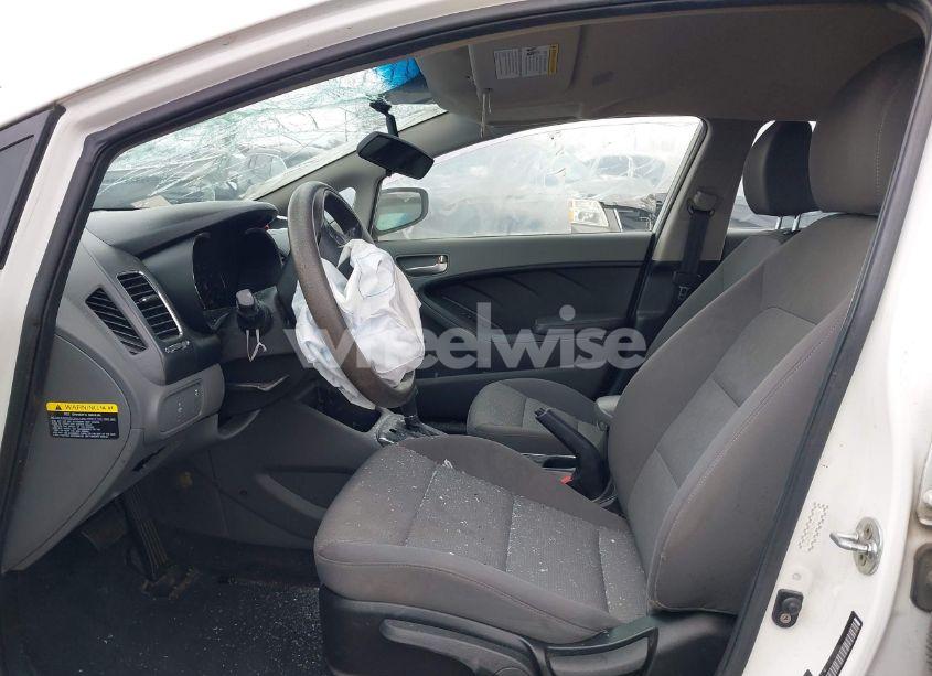 Photo 5 of 2017 Kia Forte LX (VIN 3KPFK4A75HE048376)