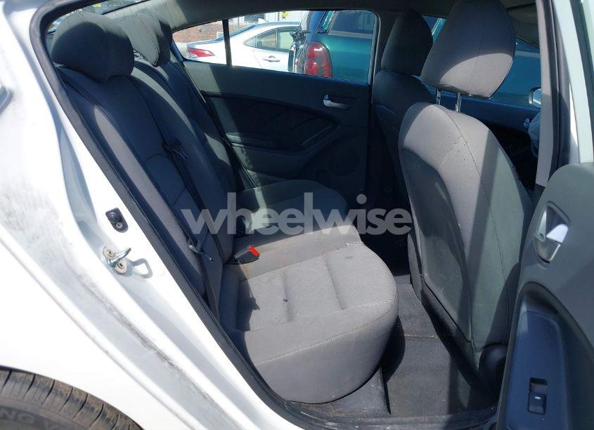 Photo 8 of 2017 Kia Forte LX (VIN 3KPFK4A75HE048376)