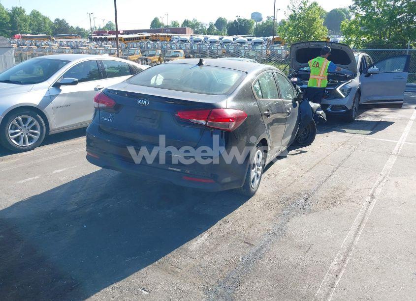 Photo 4 of 2017 Kia Forte LX (VIN 3KPFK4A75HE068286)