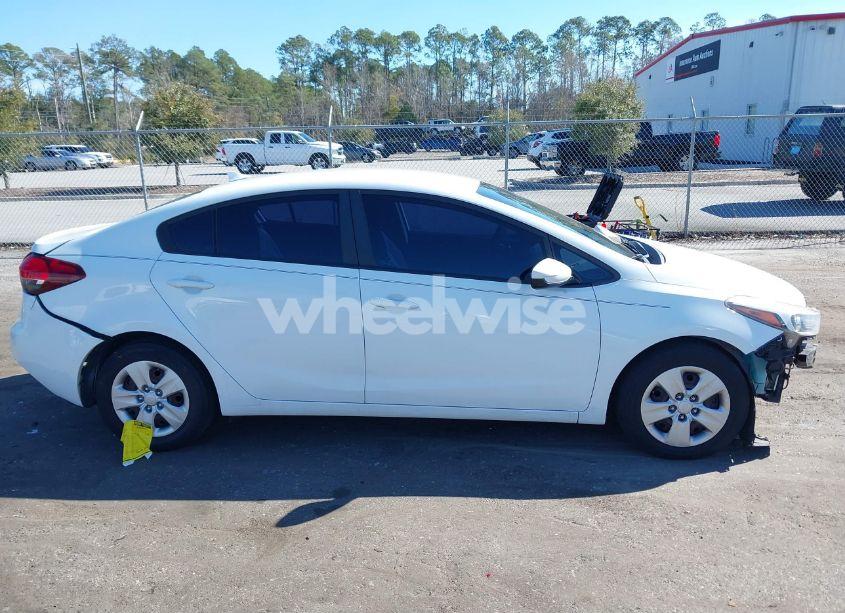 Photo 13 of 2017 Kia Forte LX (VIN 3KPFK4A75HE092006)