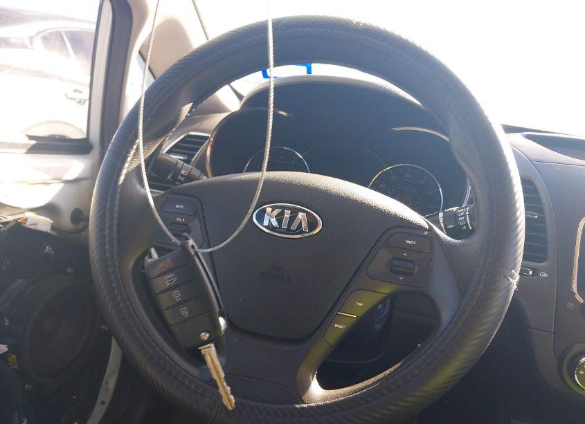 Photo 11 of 2017 Kia Forte LX (VIN 3KPFK4A75HE142631)