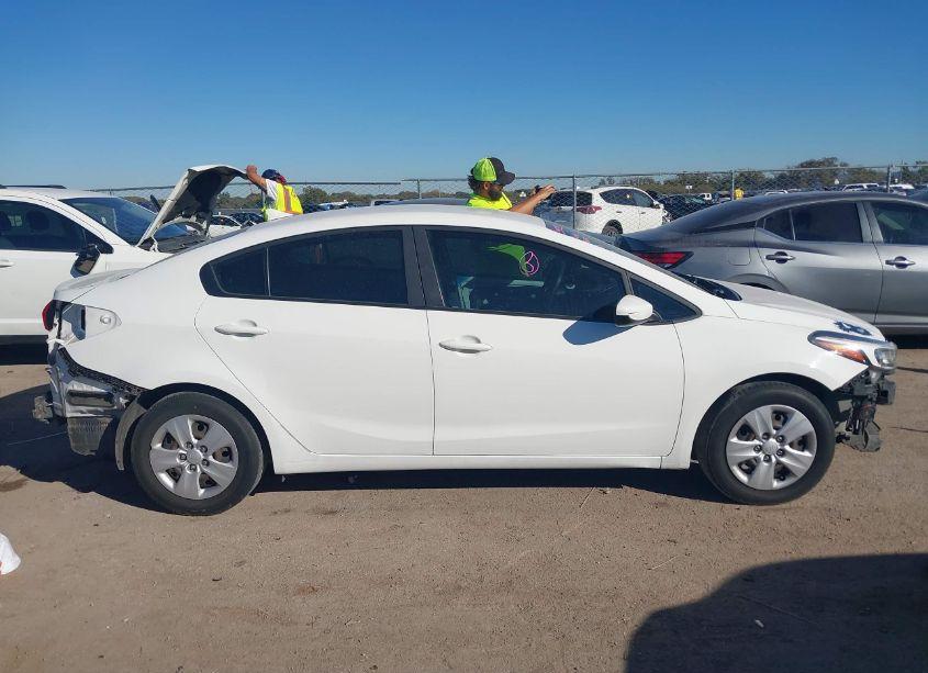 Photo 14 of 2017 Kia Forte LX (VIN 3KPFK4A75HE142631)