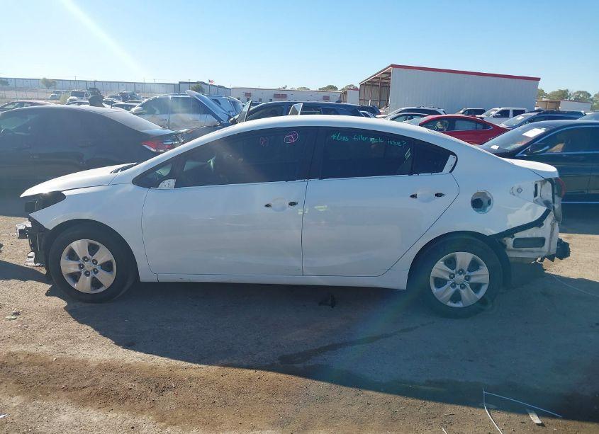 Photo 15 of 2017 Kia Forte LX (VIN 3KPFK4A75HE142631)