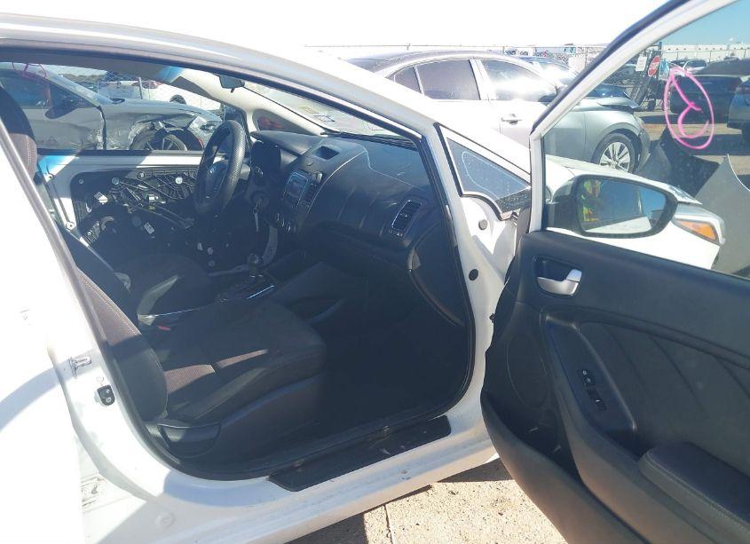 Photo 5 of 2017 Kia Forte LX (VIN 3KPFK4A75HE142631)