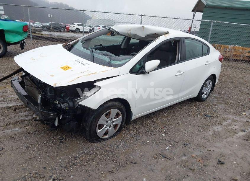 Photo 2 of 2017 Kia Forte LX (VIN 3KPFK4A75HE158411)