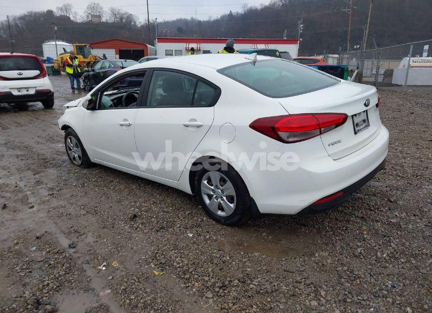 Photo 3 of 2017 Kia Forte LX (VIN 3KPFK4A75HE158411)