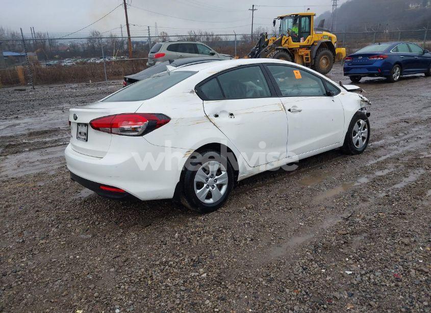 Photo 4 of 2017 Kia Forte LX (VIN 3KPFK4A75HE158411)