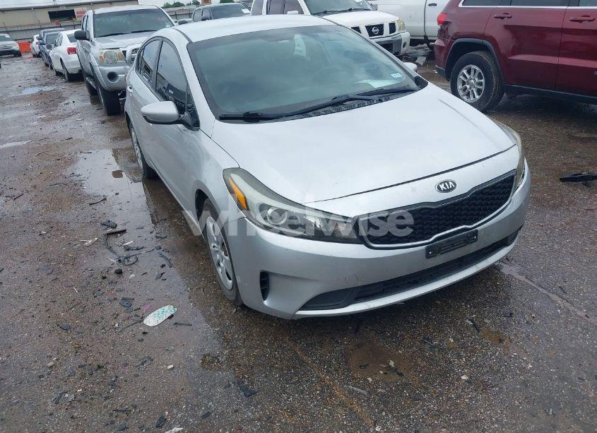2018 Kia Forte LX (VIN 3KPFK4A75JE165560) main photo