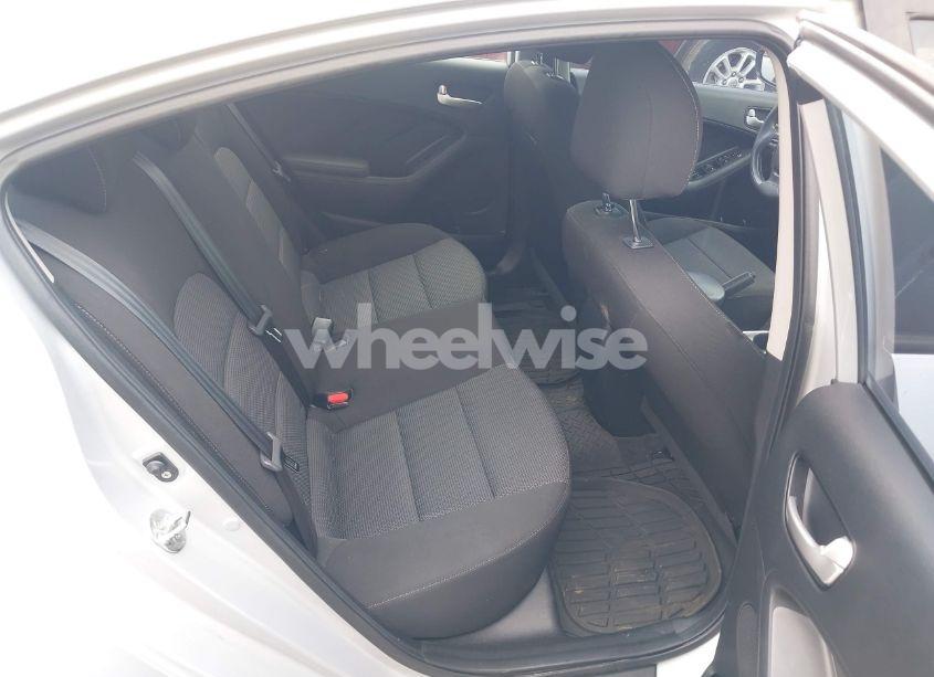 Photo 8 of 2018 Kia Forte LX (VIN 3KPFK4A75JE165560)