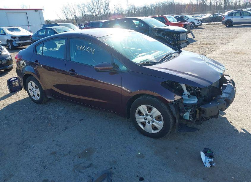 2018 Kia Forte LX (VIN 3KPFK4A75JE167504) main photo