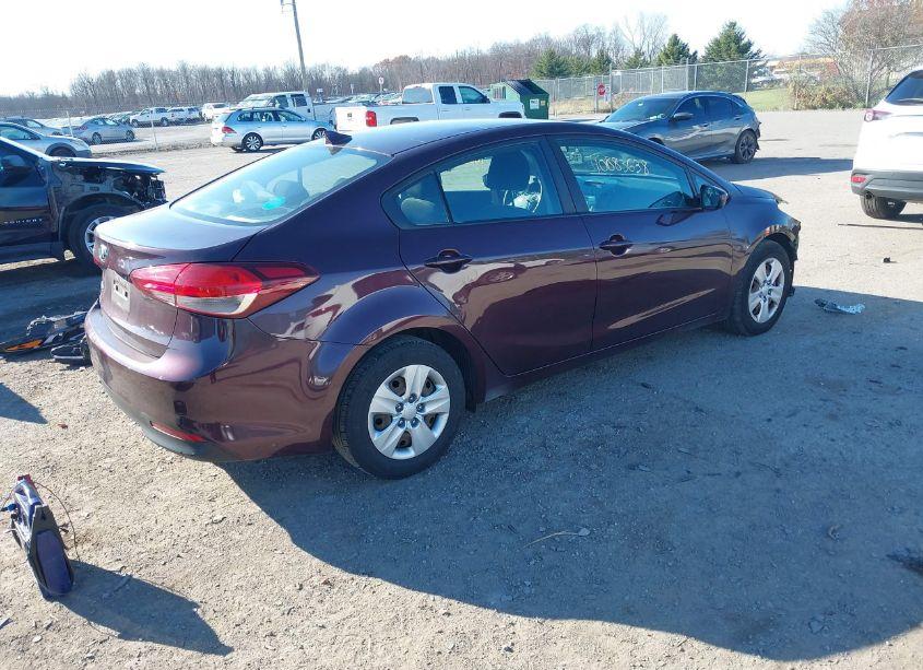 Photo 4 of 2018 Kia Forte LX (VIN 3KPFK4A75JE167504)