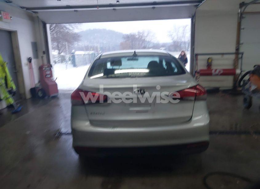 Photo 17 of 2018 Kia Forte LX (VIN 3KPFK4A75JE193200)