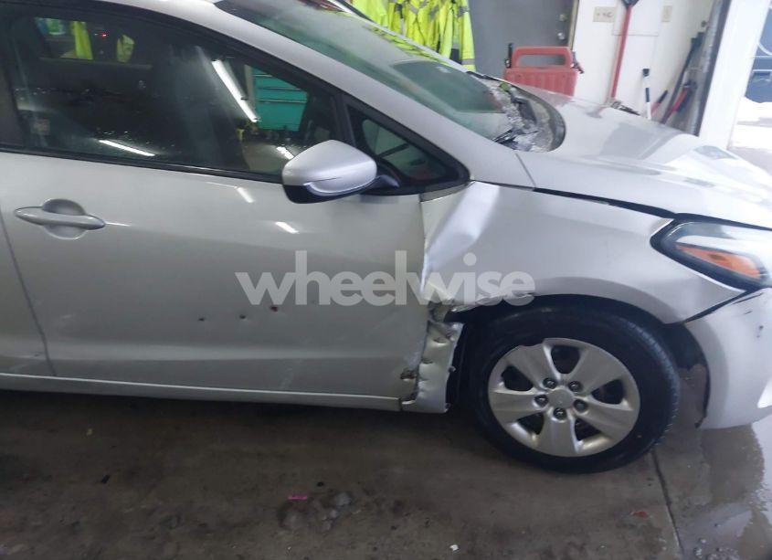 Photo 6 of 2018 Kia Forte LX (VIN 3KPFK4A75JE193200)