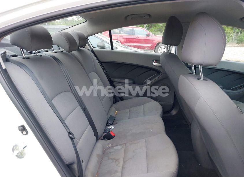 Photo 8 of 2018 Kia Forte LX (VIN 3KPFK4A75JE206382)