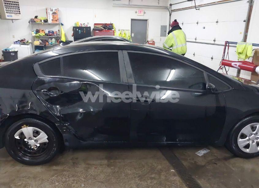 Photo 14 of 2018 Kia Forte LX (VIN 3KPFK4A75JE220718)