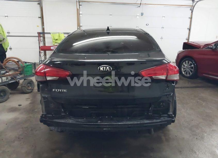 Photo 17 of 2018 Kia Forte LX (VIN 3KPFK4A75JE220718)