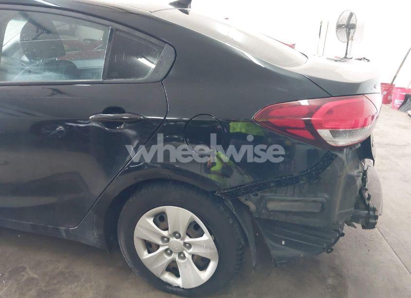 Photo 19 of 2018 Kia Forte LX (VIN 3KPFK4A75JE220718)