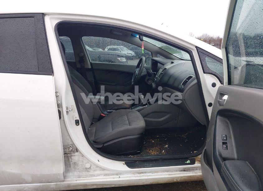 Photo 5 of 2017 Kia Forte LX (VIN 3KPFK4A76HE016553)