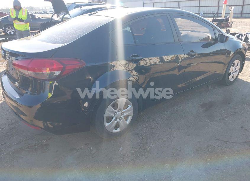 Photo 4 of 2017 Kia Forte LX (VIN 3KPFK4A76HE044305)