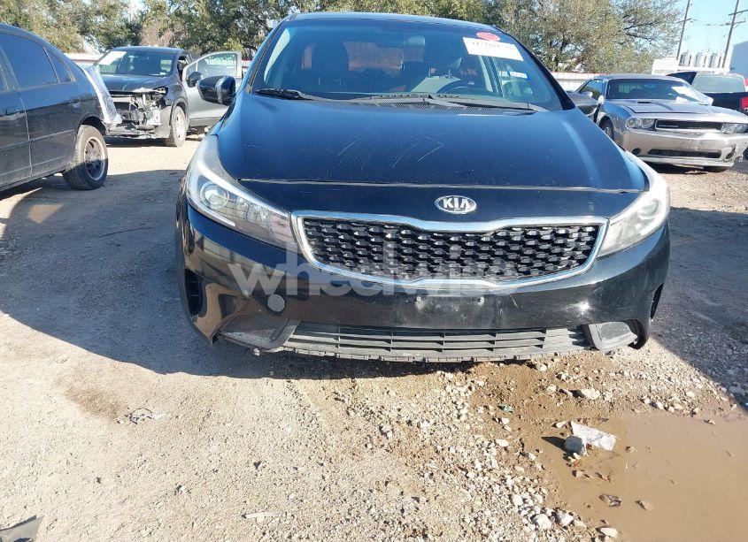 Photo 6 of 2017 Kia Forte LX (VIN 3KPFK4A76HE044305)