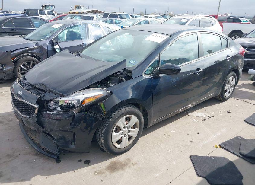 Photo 2 of 2017 Kia Forte LX (VIN 3KPFK4A76HE050914)