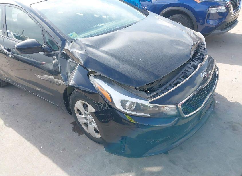 Photo 6 of 2017 Kia Forte LX (VIN 3KPFK4A76HE050914)