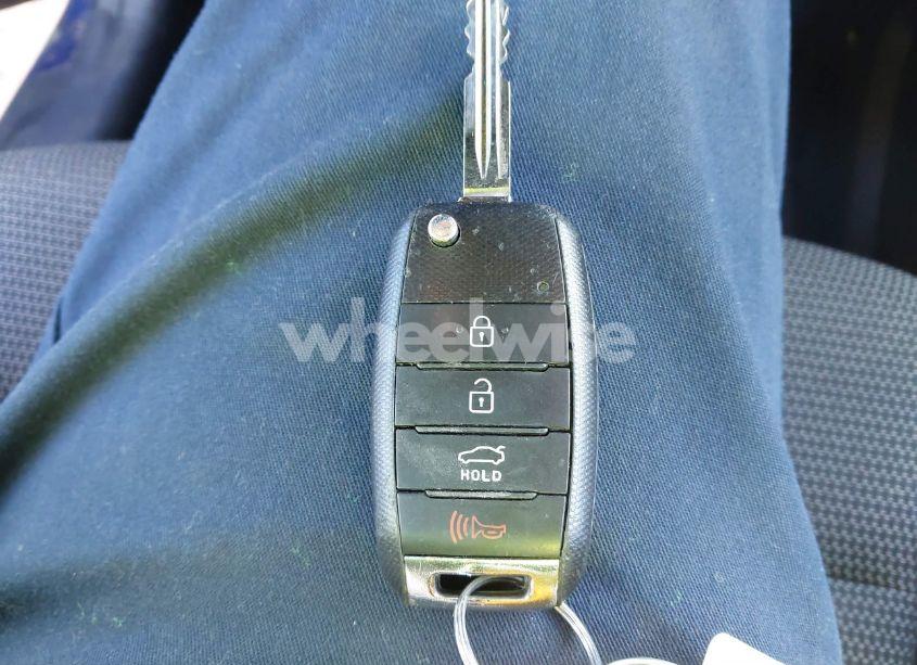 Photo 11 of 2017 Kia Forte LX (VIN 3KPFK4A76HE052419)