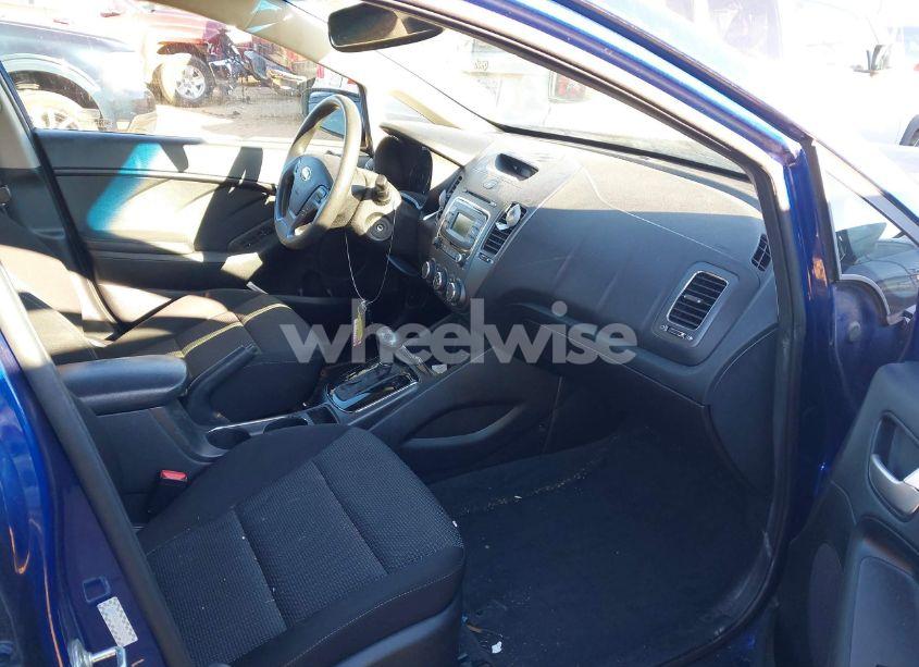 Photo 5 of 2017 Kia Forte LX (VIN 3KPFK4A76HE052419)