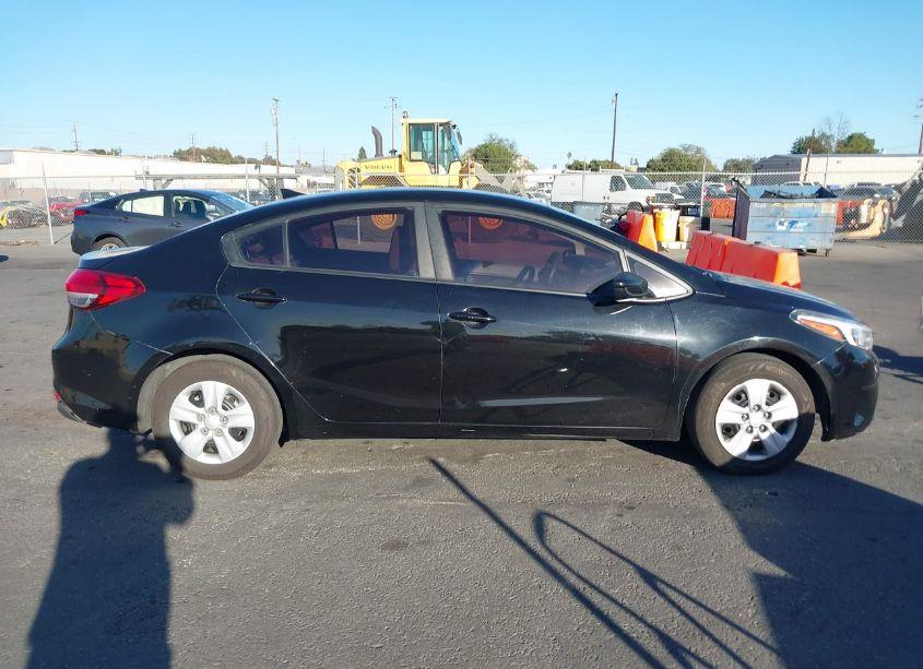 Photo 13 of 2017 Kia Forte LX (VIN 3KPFK4A76HE064098)