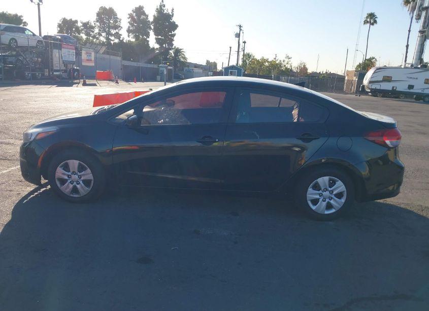 Photo 14 of 2017 Kia Forte LX (VIN 3KPFK4A76HE064098)