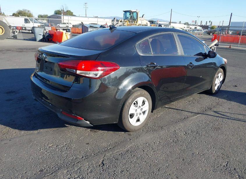 Photo 4 of 2017 Kia Forte LX (VIN 3KPFK4A76HE064098)