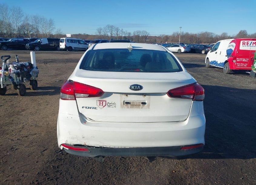 Photo 16 of 2017 Kia Forte LX (VIN 3KPFK4A76HE100839)